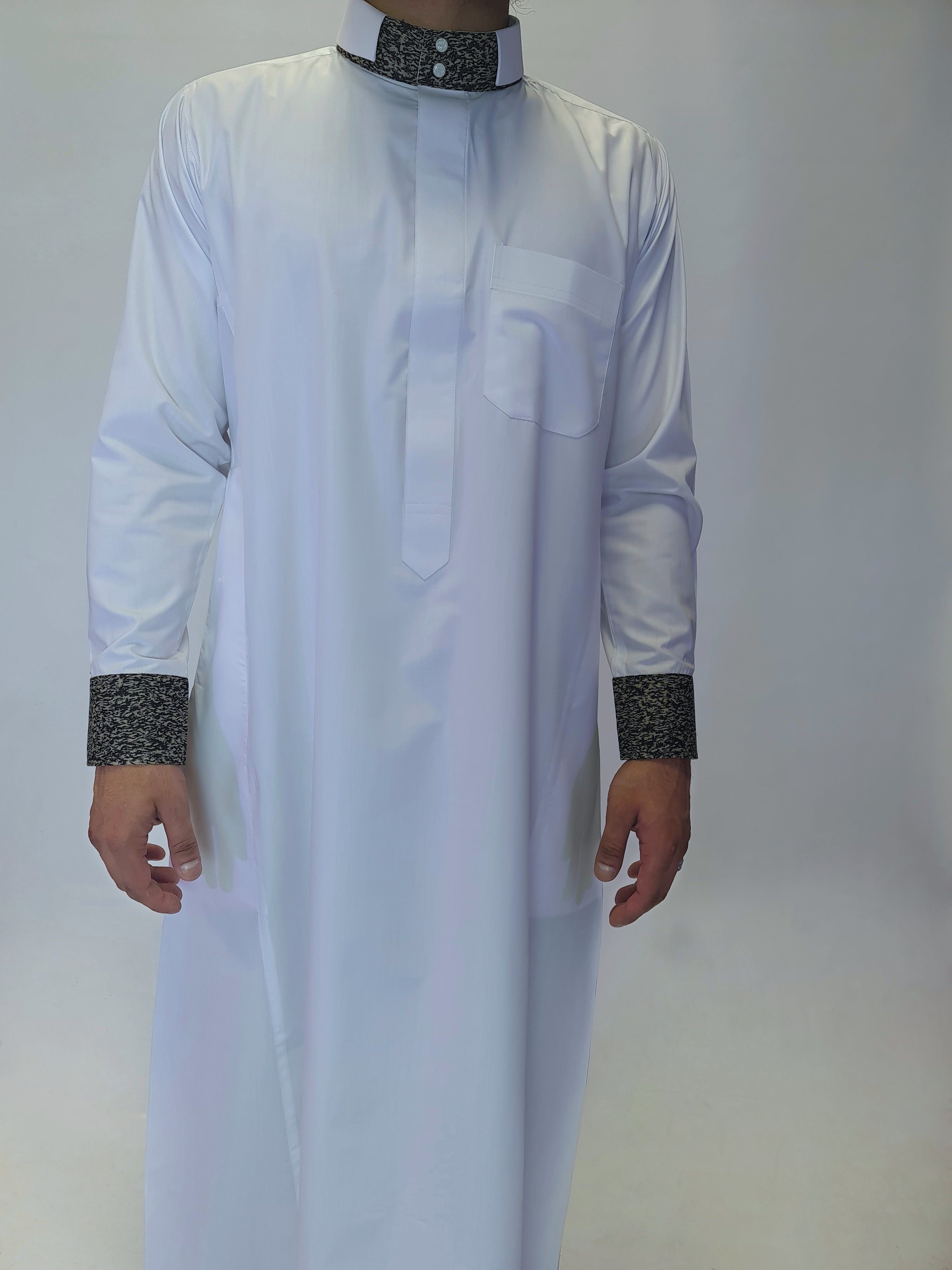 White Saudi Thobe With Embroidered Collar