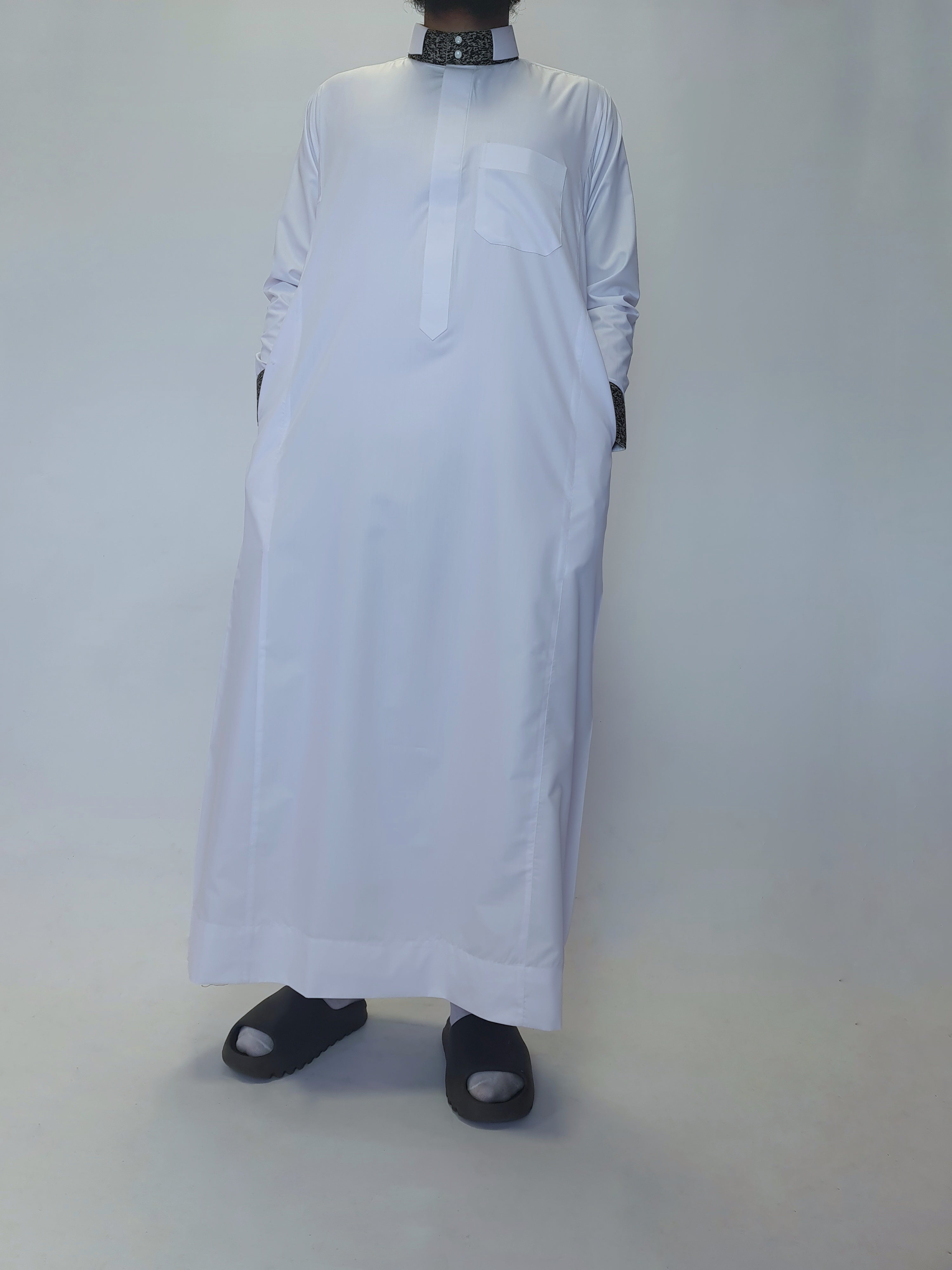 White Saudi Thobe With Embroidered Collar