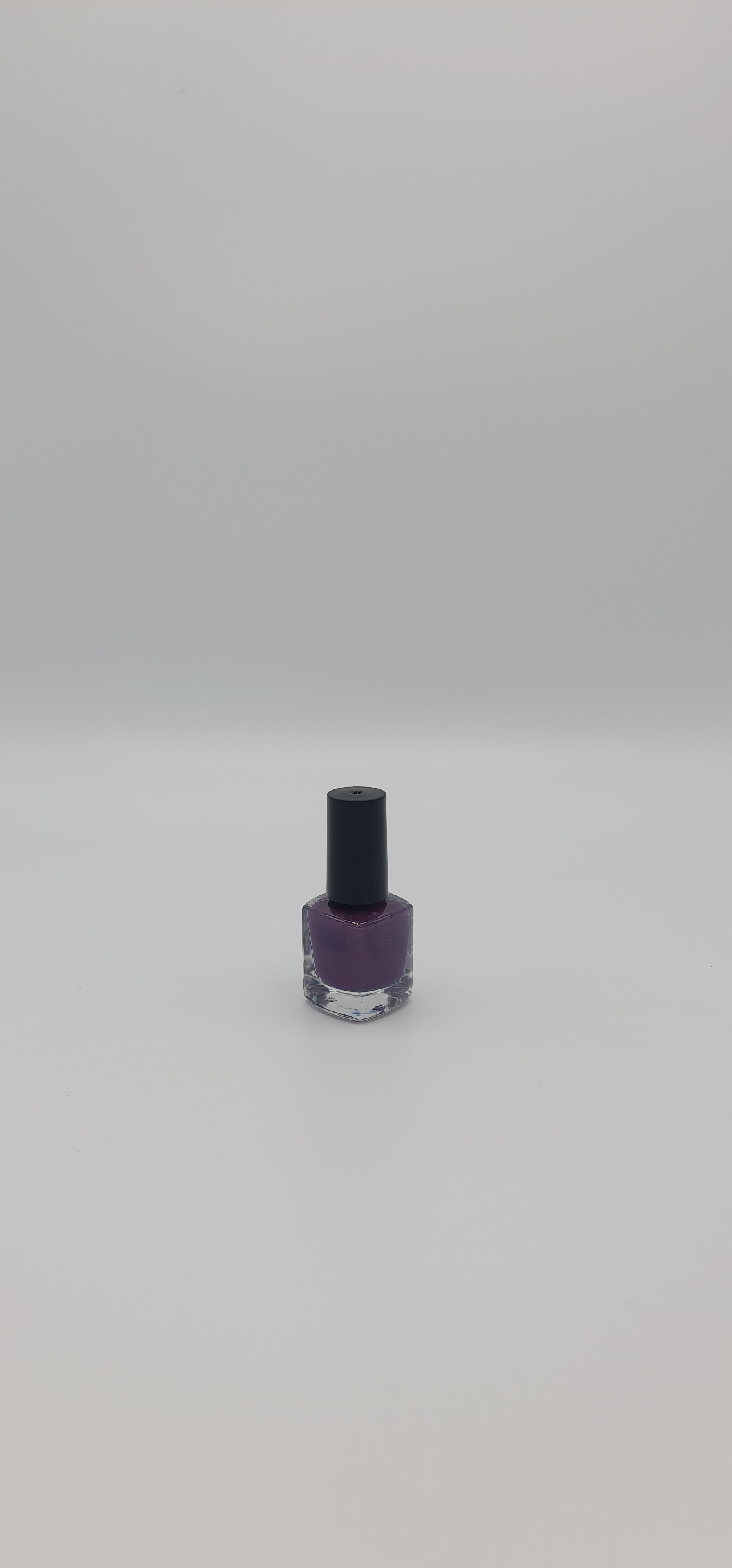 Purple Peel-Off Nail Polish (Glitter Finish)