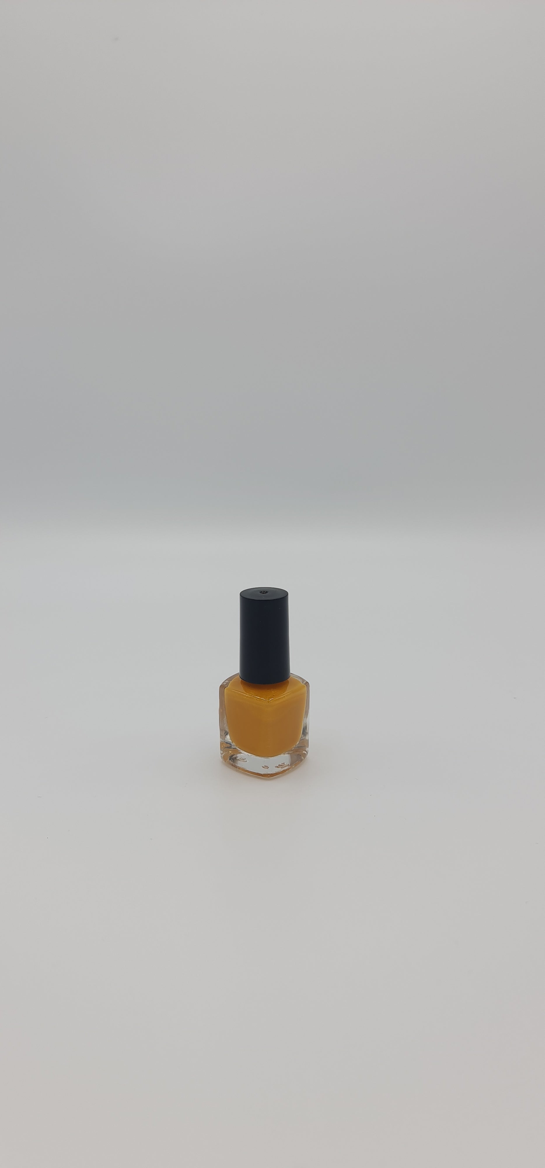 Gold Peel-Off Nail Polish (Glitter)