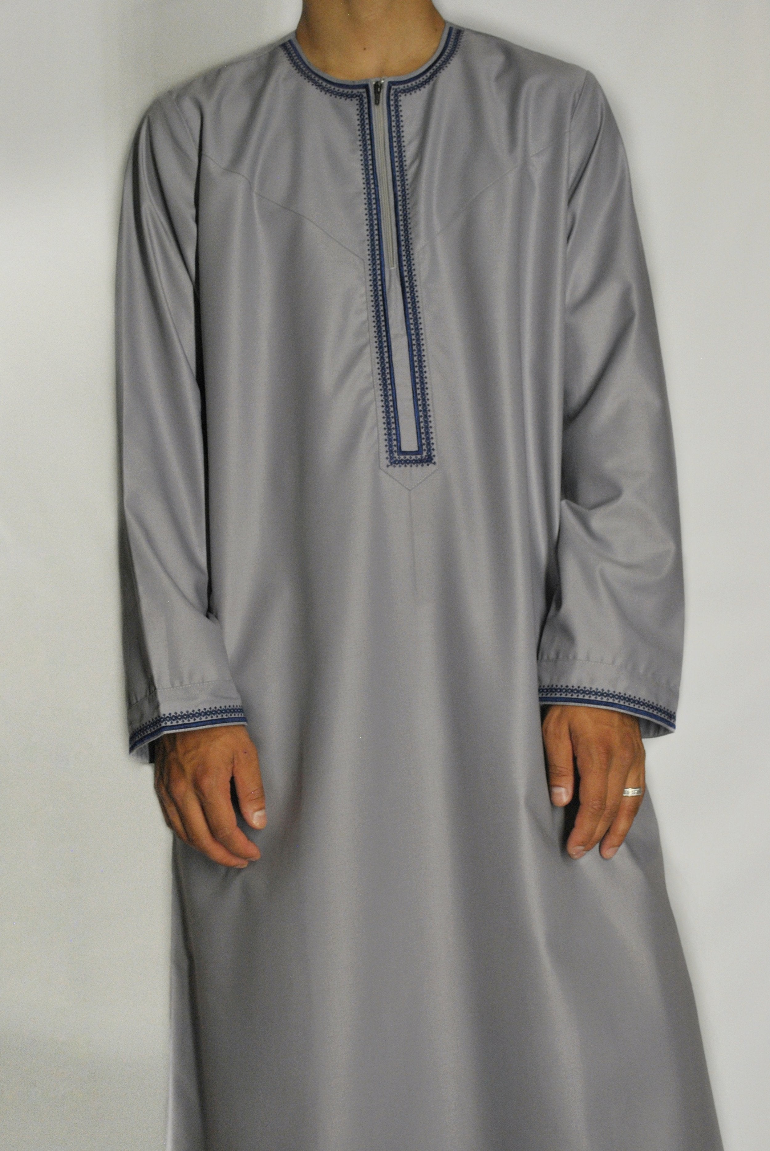 Grey & Navy Emirati Thobe