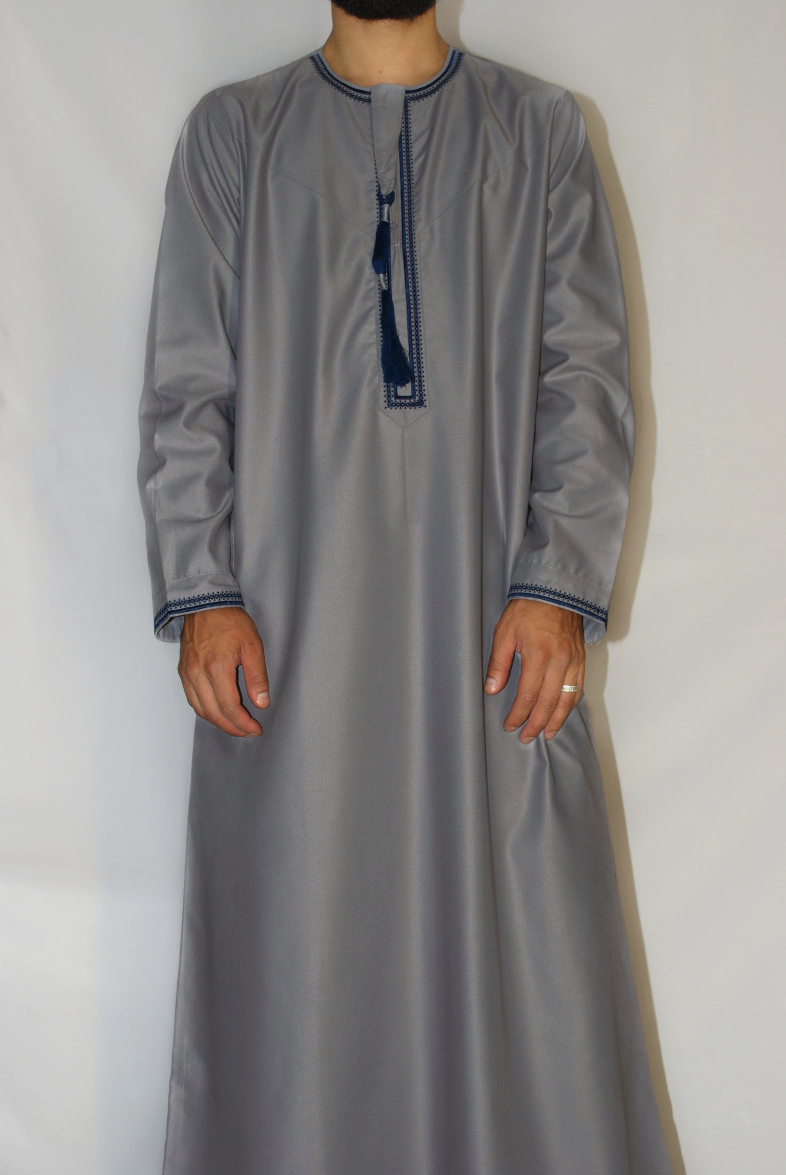 Grey & Navy Emirati Thobe