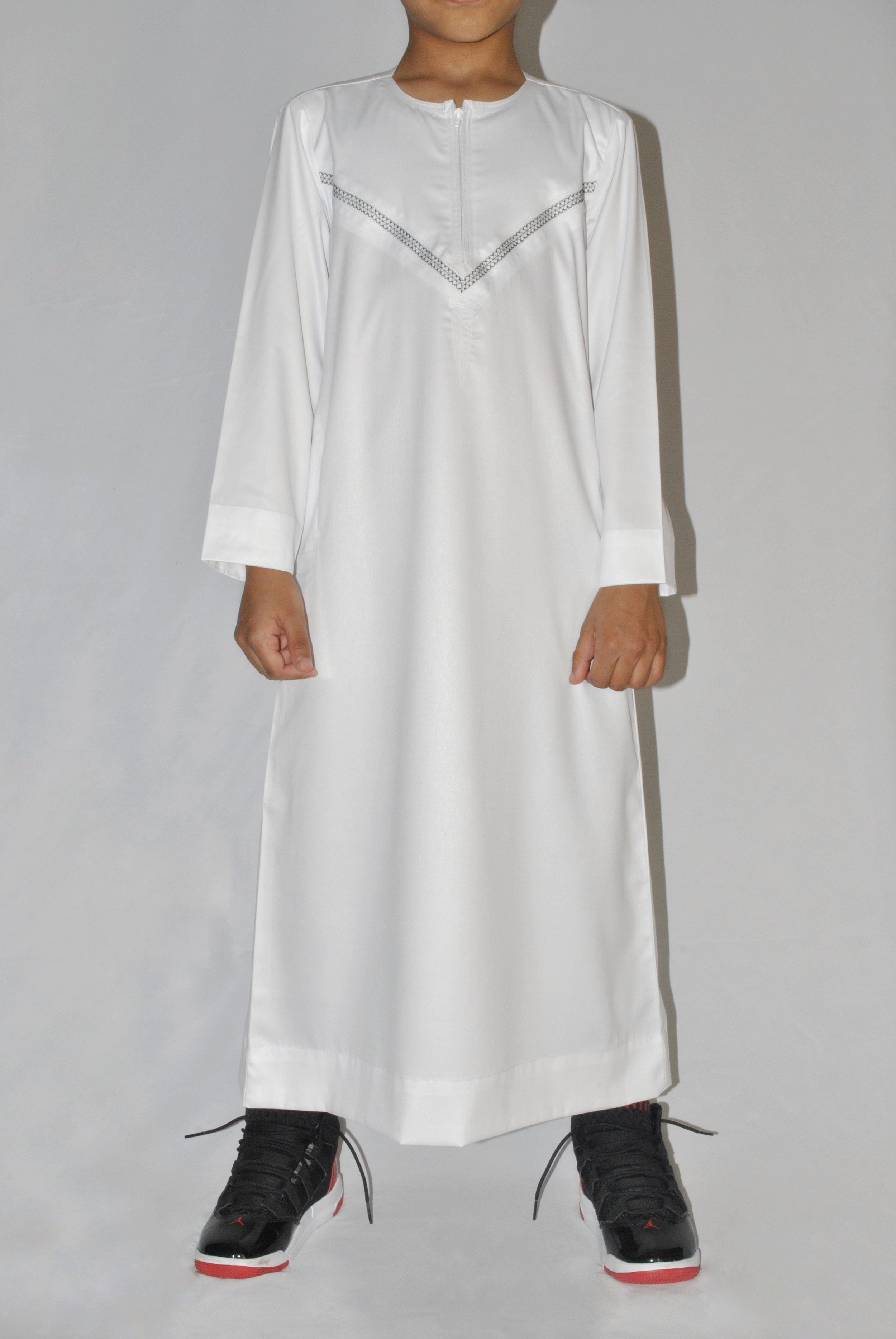 White Embroidered Omani Thobe