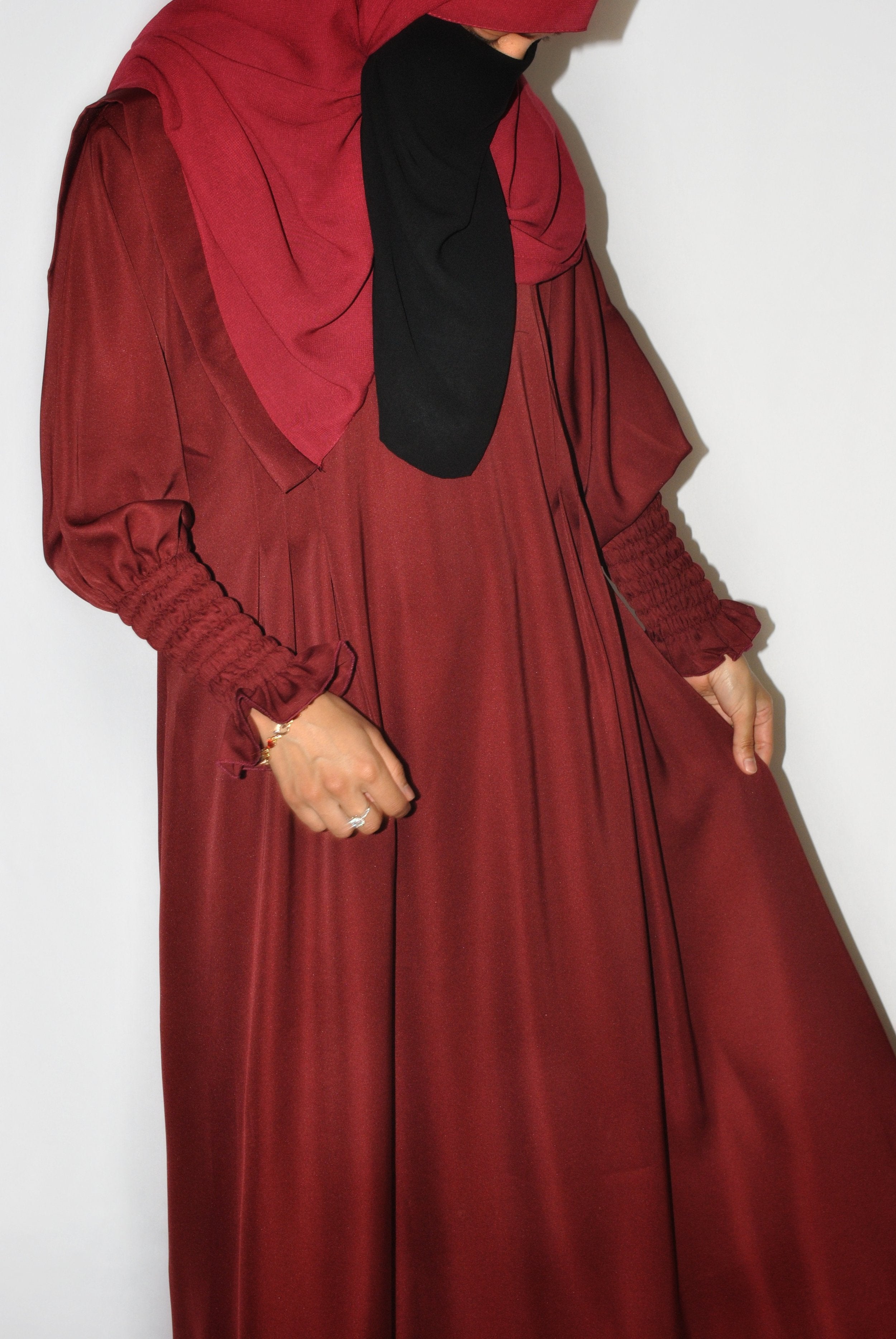 Cuffed sleeve Maroon Abaya