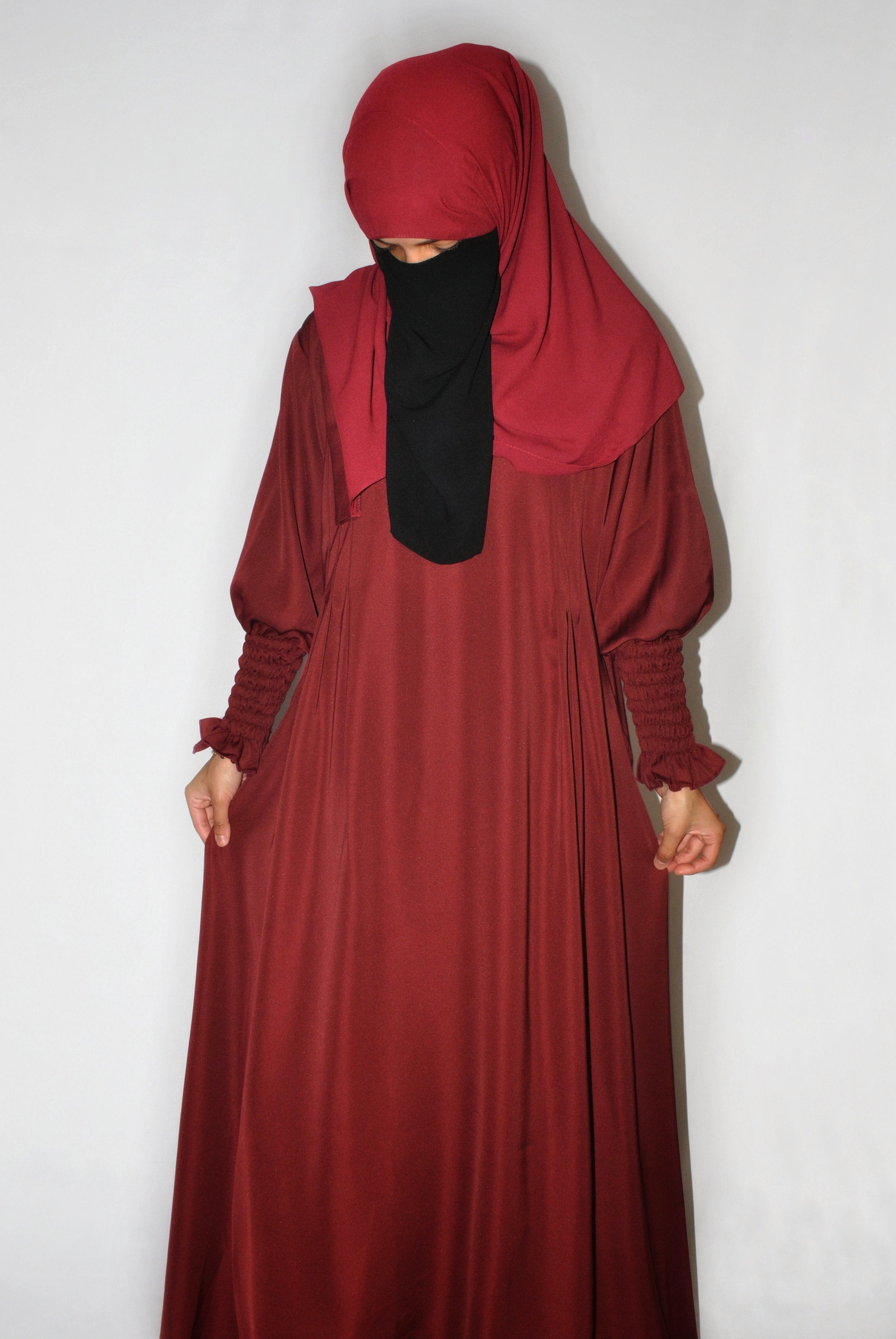 Cuffed sleeve Maroon Abaya